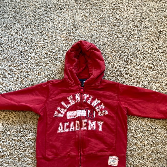 Unisex Baby Gap valentines sweatshirt size 2t - Picture 1 of 5
